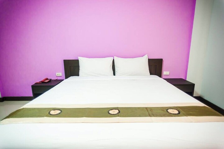 Room 6 of 33