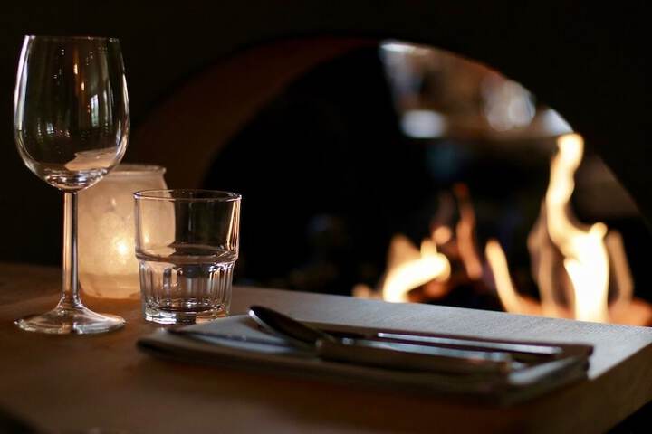 Dining 7 of 16