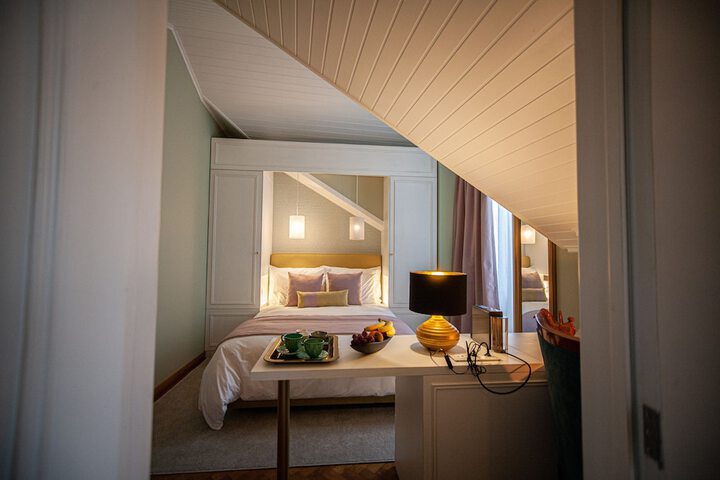 Room 28 of 79