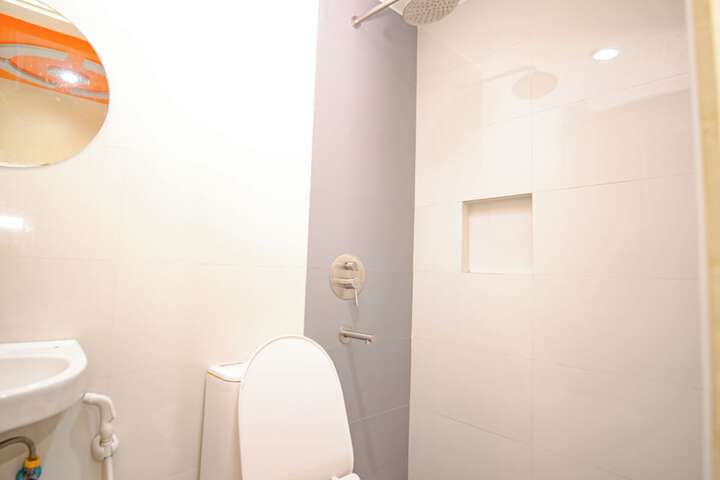 Room 74 of 77