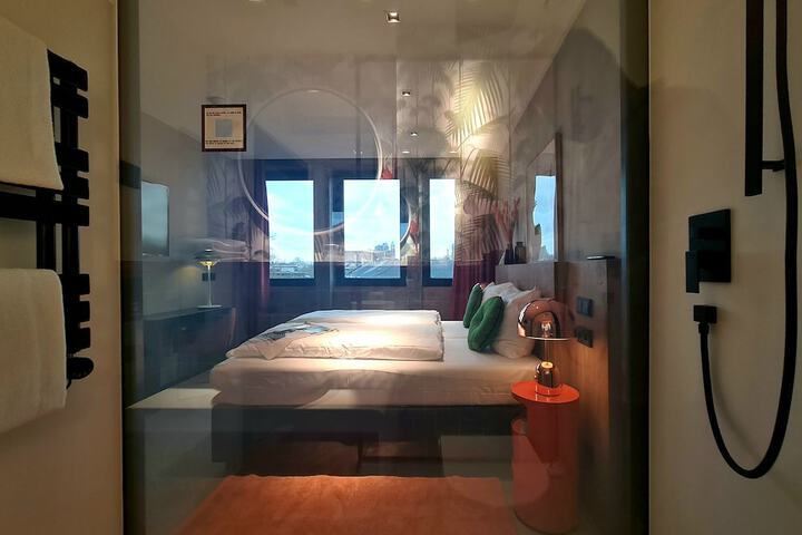 Room 51 of 61