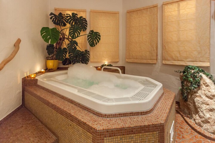 Spa 40 of 76
