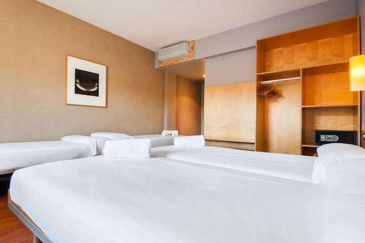 Room 4 of 46