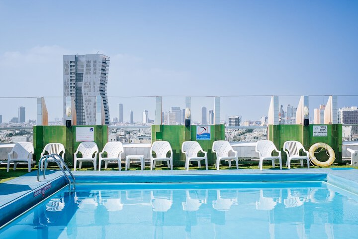 Pool 40 of 88