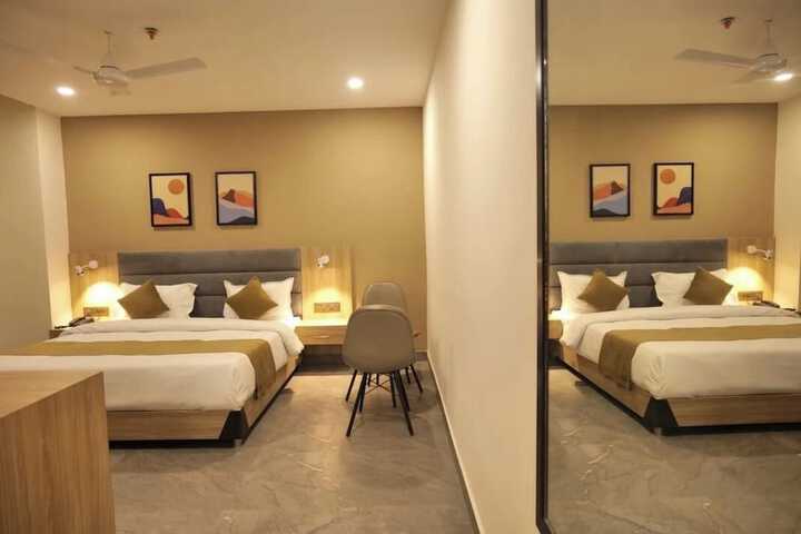 Room 16 of 44