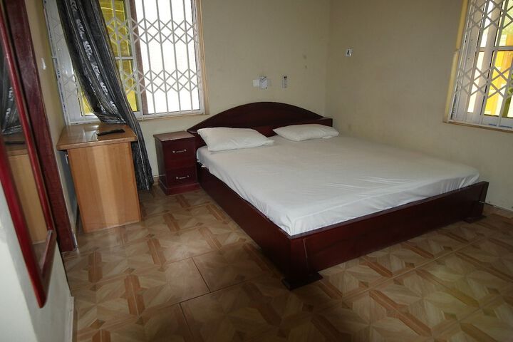 Room 7 of 10