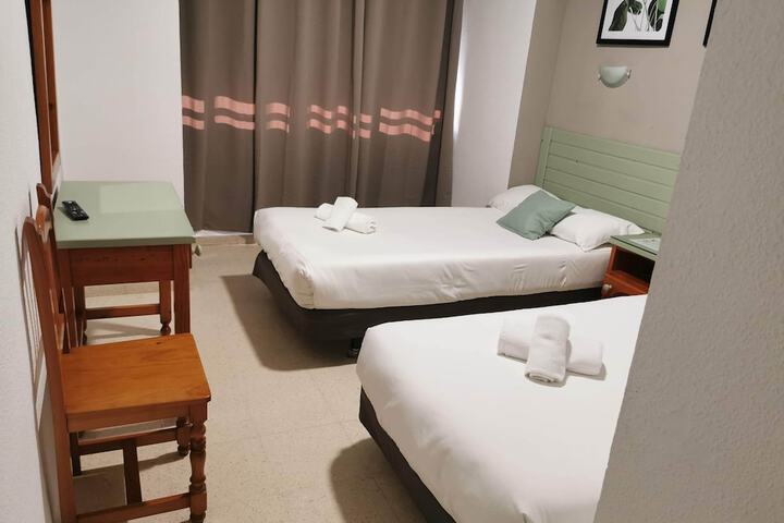 Room 10 of 32