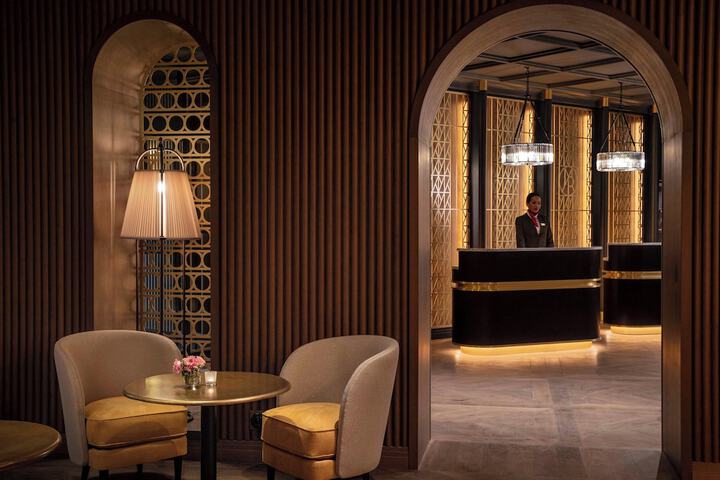 Entrance & Lobby