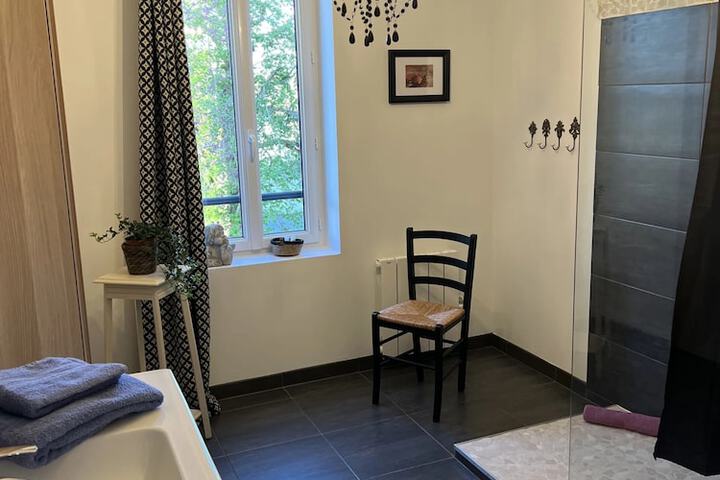 Room 33 of 45