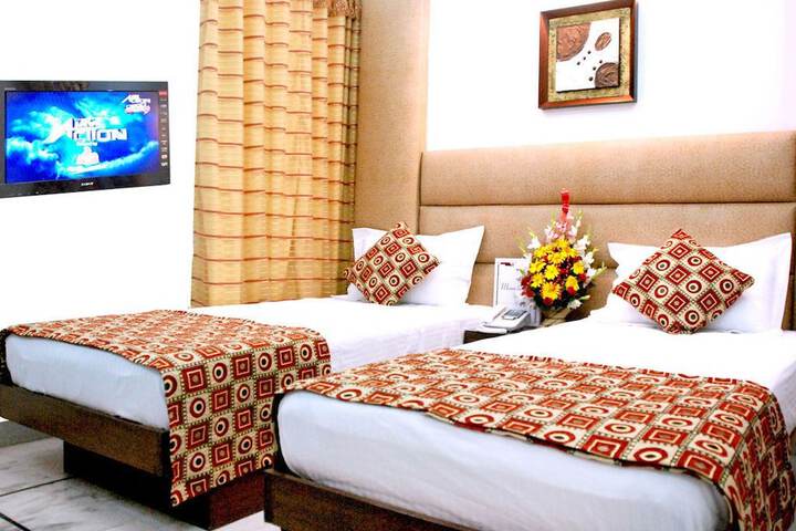 Room 4 of 20