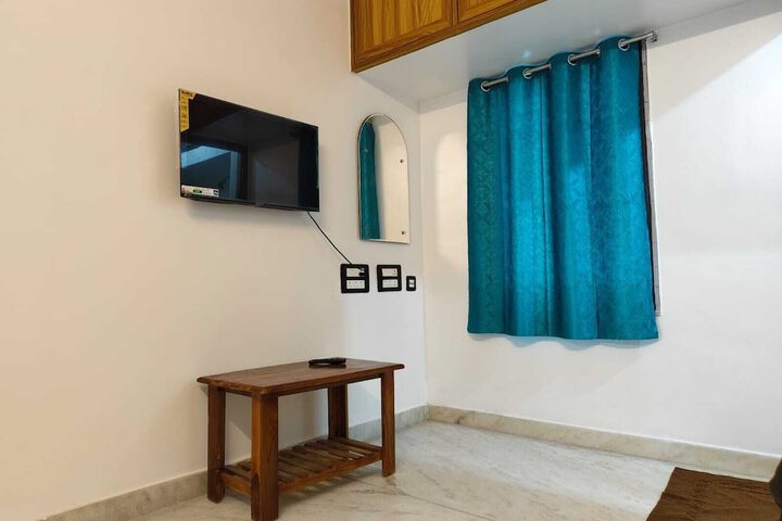 Room 3 of 40