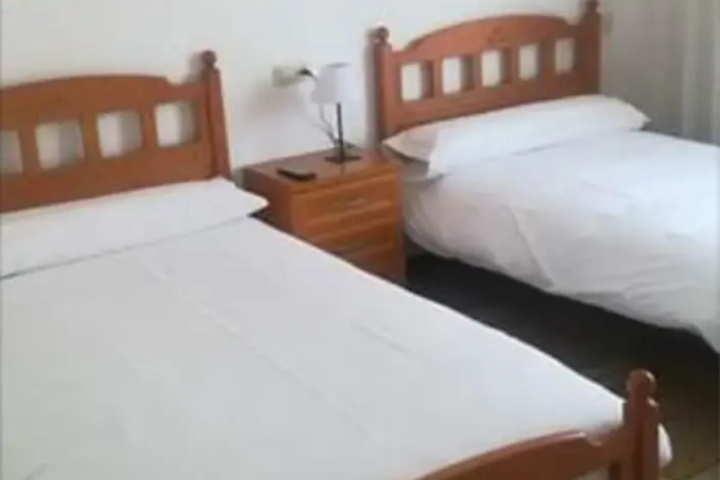 Room 4 of 7