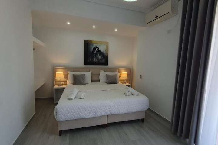 Room 64 of 106