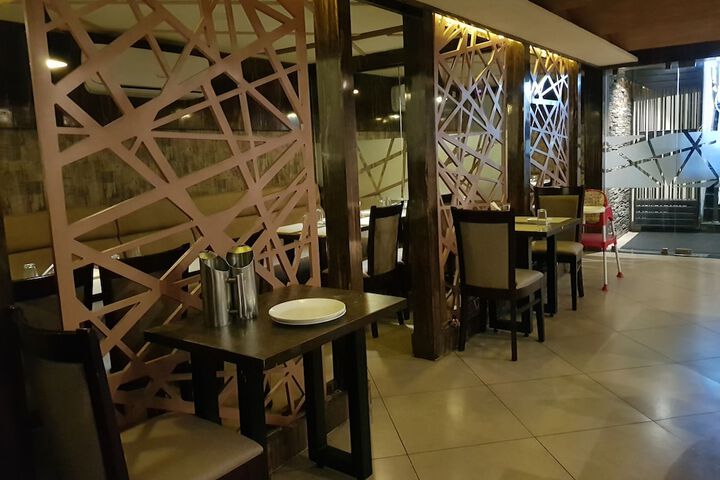 Dining 46 of 72
