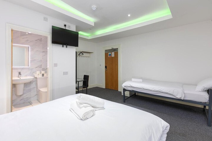 Room 3 of 17