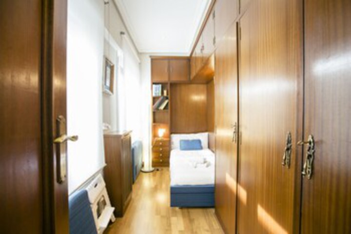 Room 8 of 14