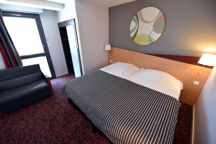 Room 5 of 36
