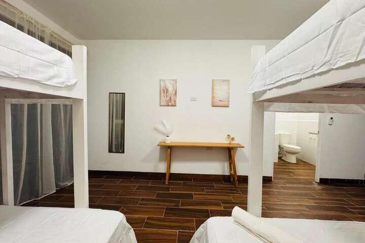 Room 3 of 43
