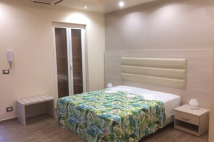 Room 8 of 43
