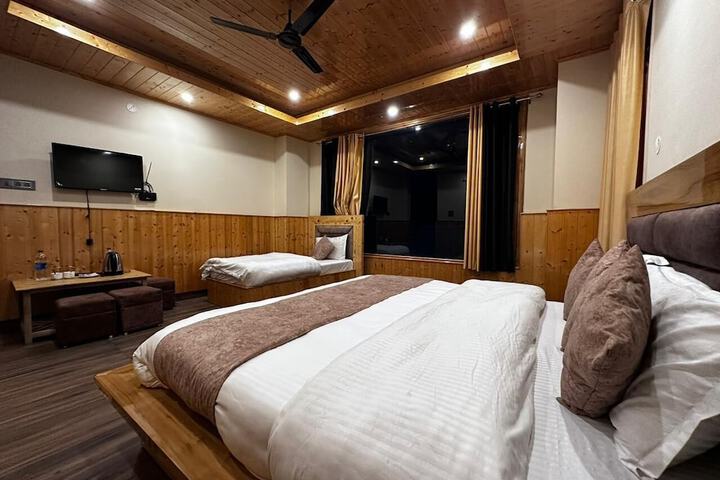 Room 8 of 27