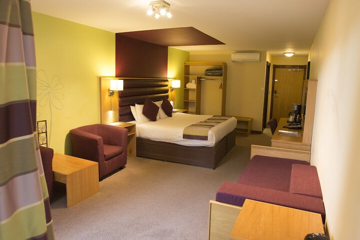 Room 17 of 135