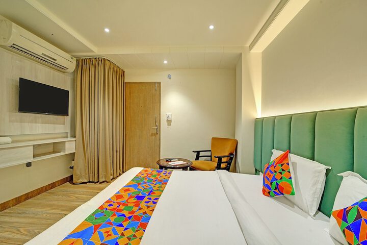 Room 7 of 30