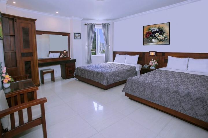 Room 6 of 23