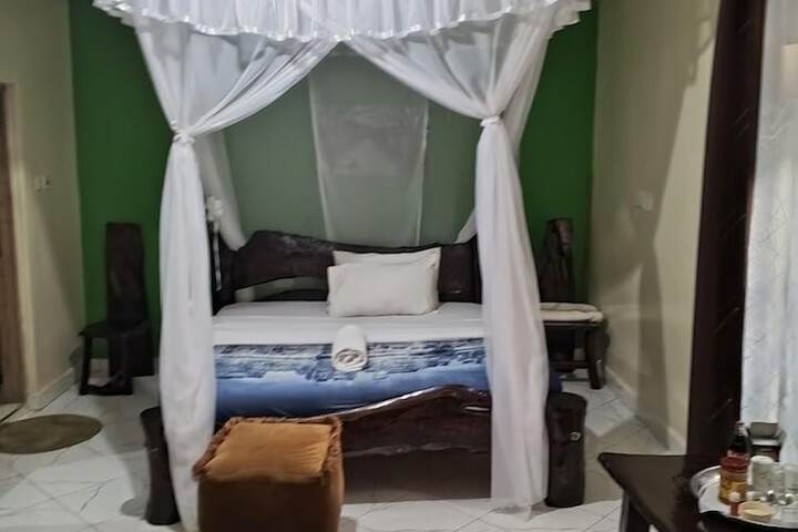 Room 14 of 53