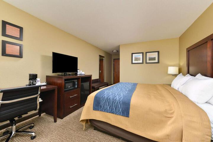 1 King Bed (2 of 3)