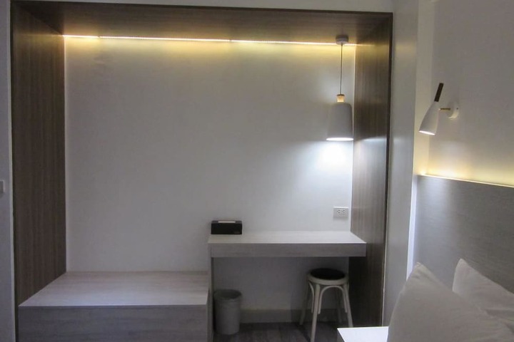 Room 8 of 39
