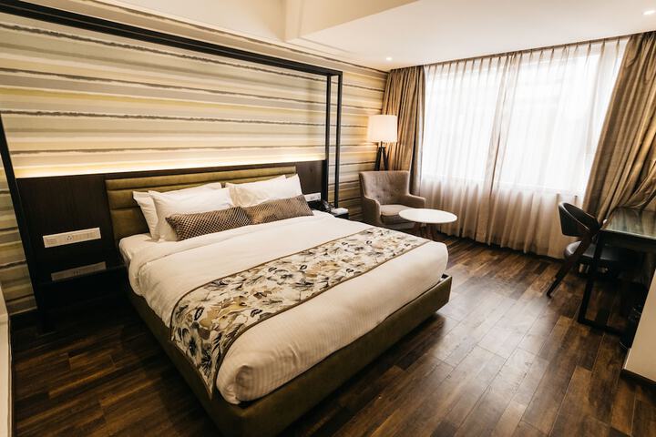 Room 4 of 39