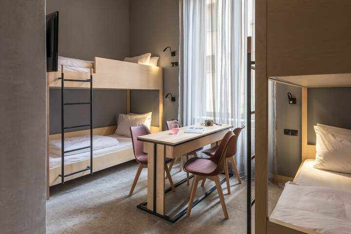 Room 4 of 52