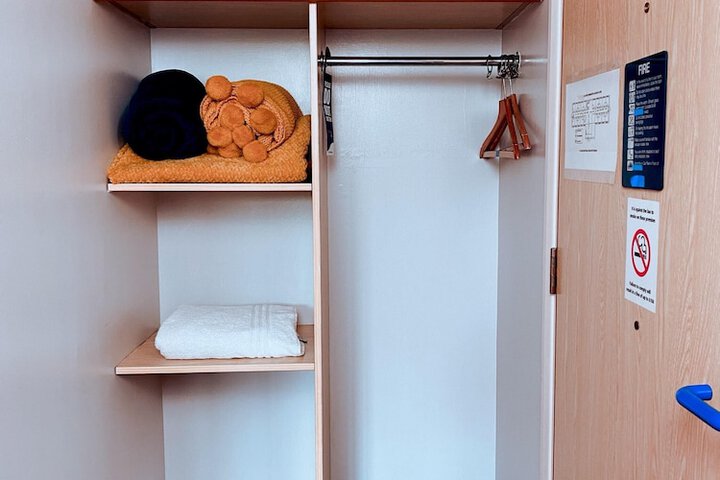 Room 12 of 38