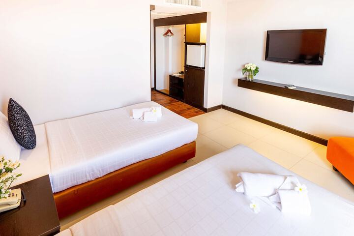 Room 13 of 68