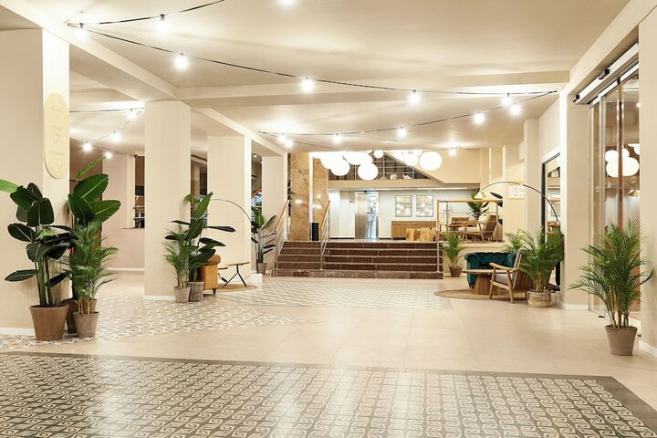 Hotel 2 of 79