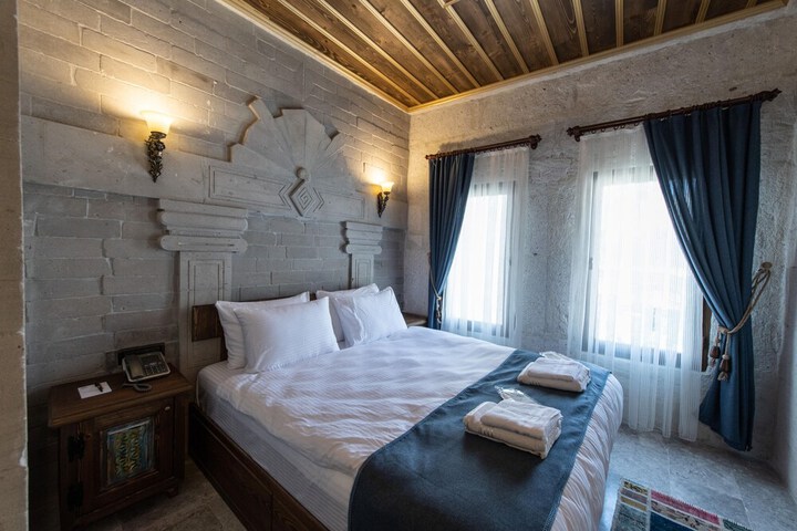 Room 12 of 85