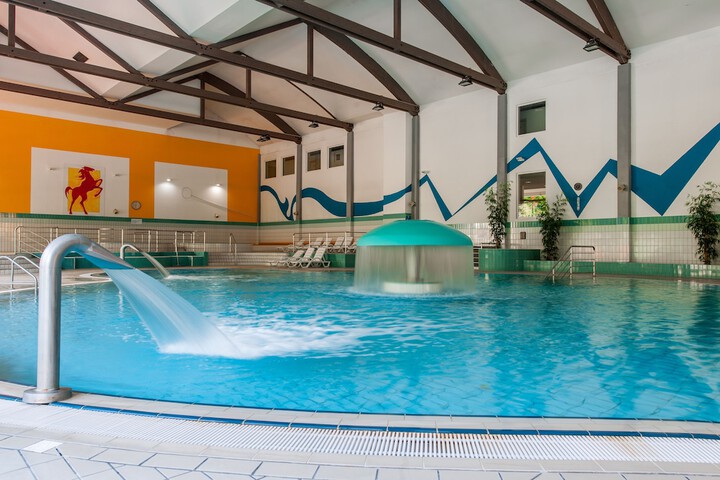 Pool 48 of 128