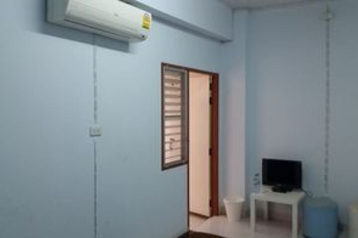 Room 3 of 7