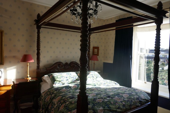 Room 30 of 79
