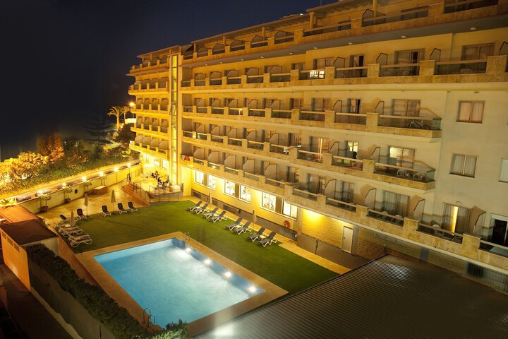 Hotel Pool