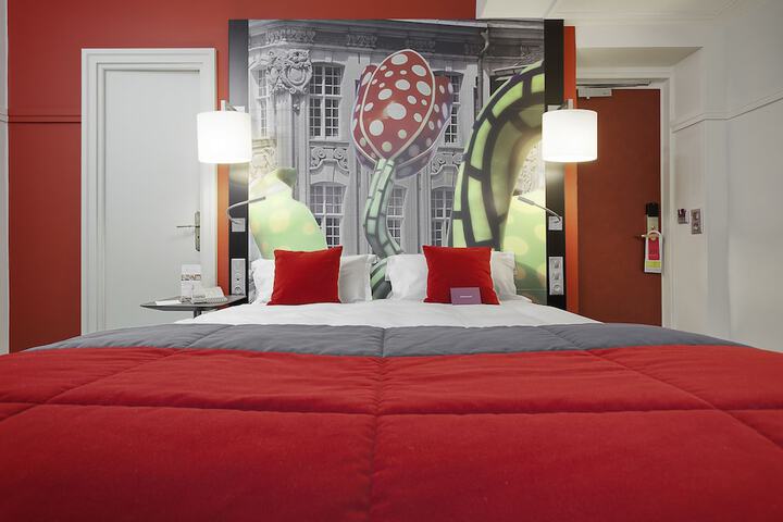 Room 2 of 84