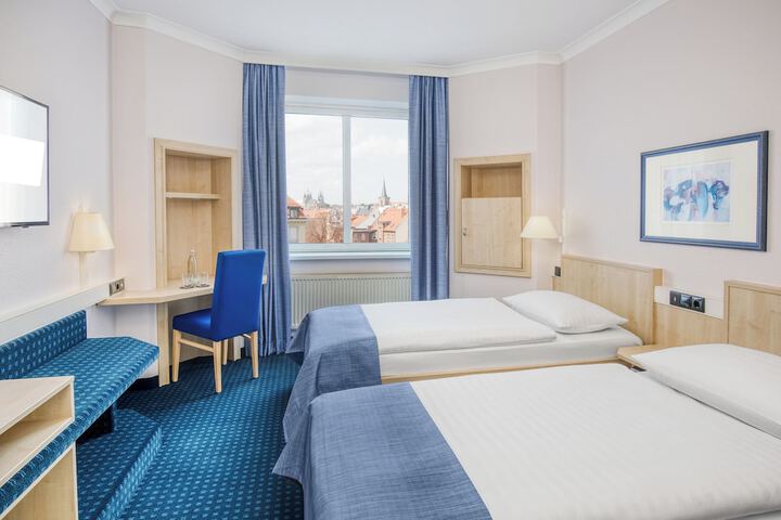 Room 7 of 38