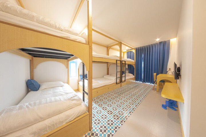 Room 12 of 46