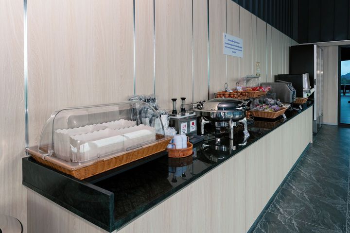Breakfast/Coffee Service 100 of 138