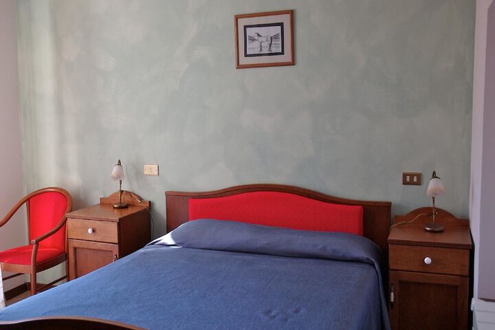 Room 18 of 148