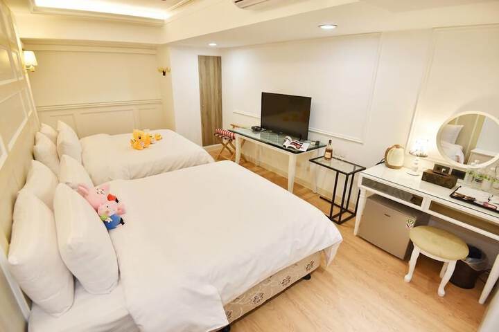 Room 7 of 26