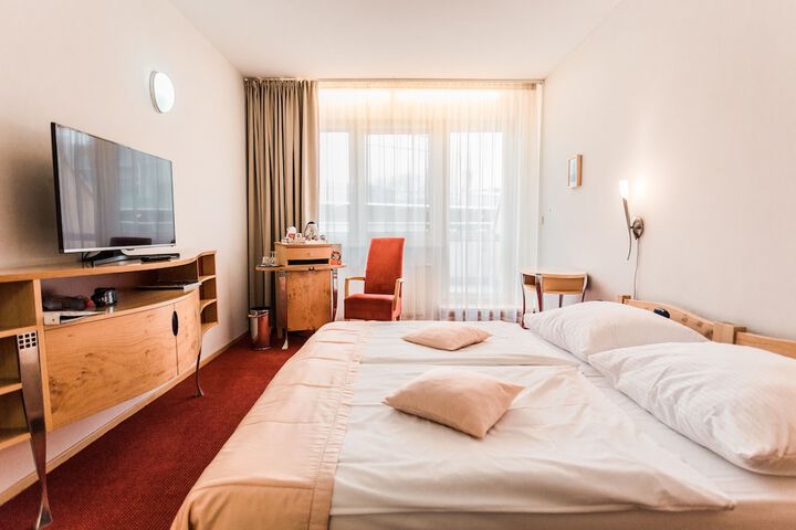 Room 35 of 102