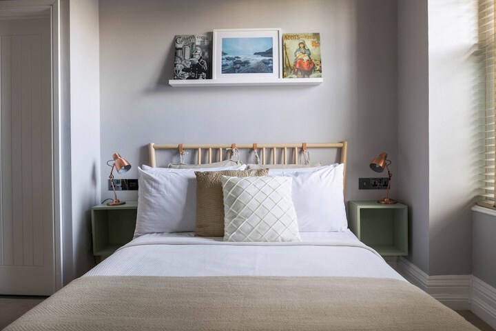 Room 6 of 60