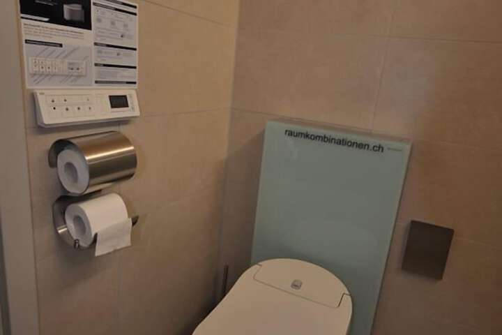 Room 100 of 111