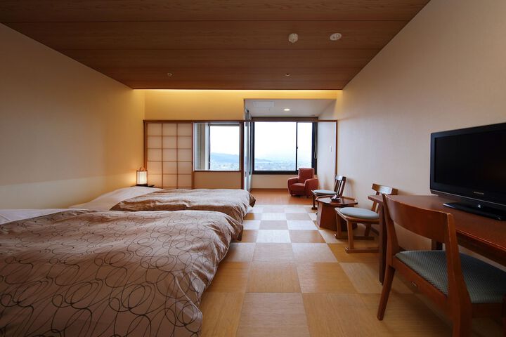 Room 17 of 122